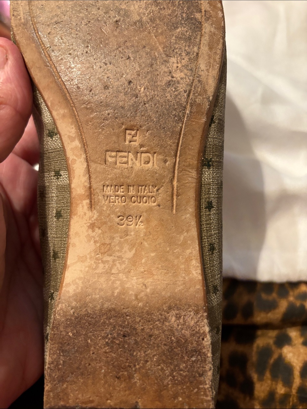 Fendi Beige Monogram Ballet Flats with Metallic Bow Charm size 39.5 - Picture 3 of 8
